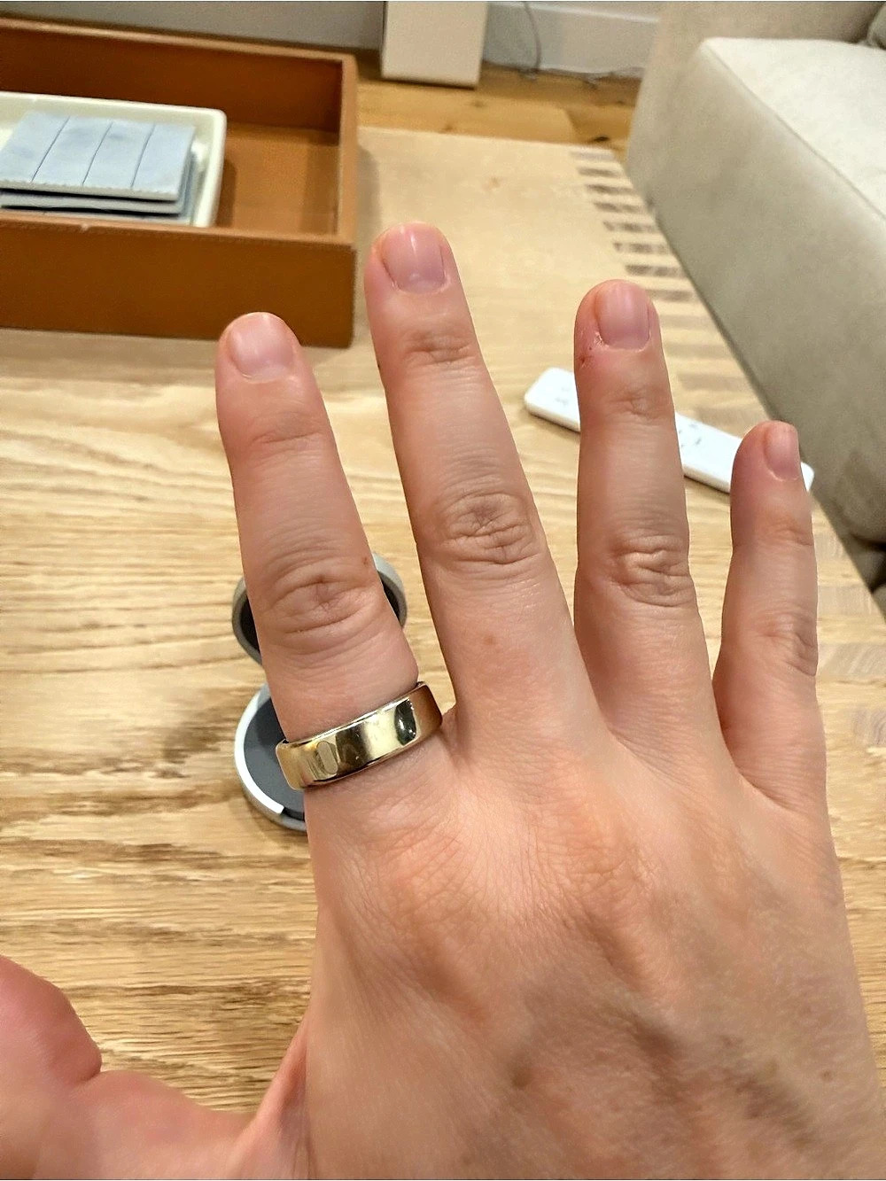 Oura Ring Gen 5 Gold Ring Sz 8 with portable charging case